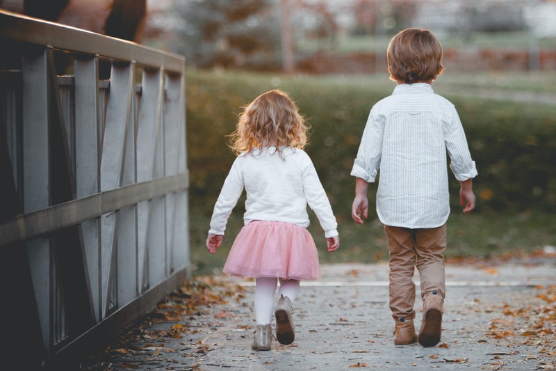 Manche Kinder laufen von zu Hause weg, um länger spielen zu können.