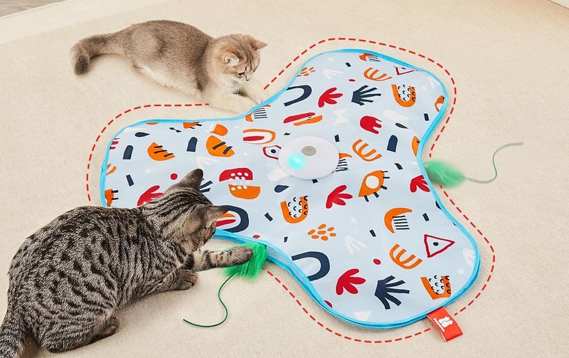 Die interaktive Katzenmutter ist perfekt für Wohnungskatzen.