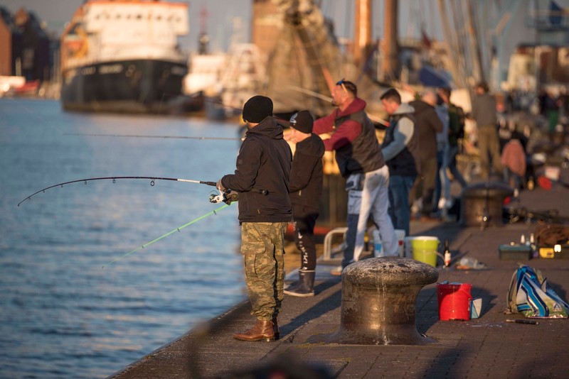 Angler*innen sollten stets die Freundlichkeit wahren.